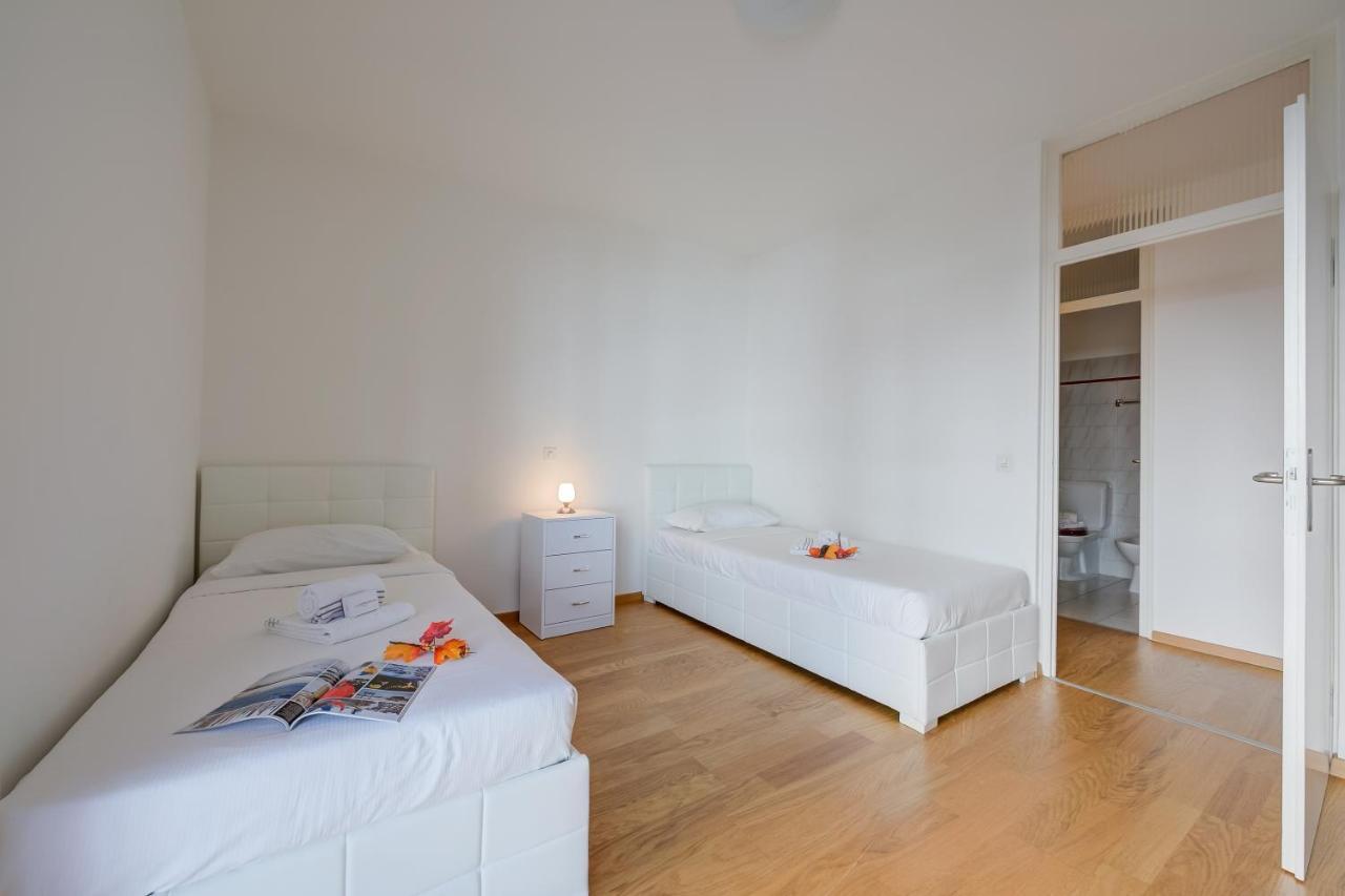 Casa Al Molo - Happy Rentals Locarno Luaran gambar